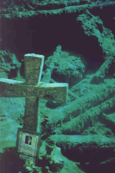 Kreuz im Samaranger See